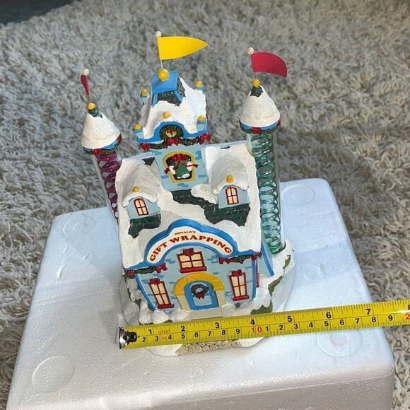 2008 Hawthorn Village, Disney Donald's Gift Wrapping A0909 - Picture 12 of 16